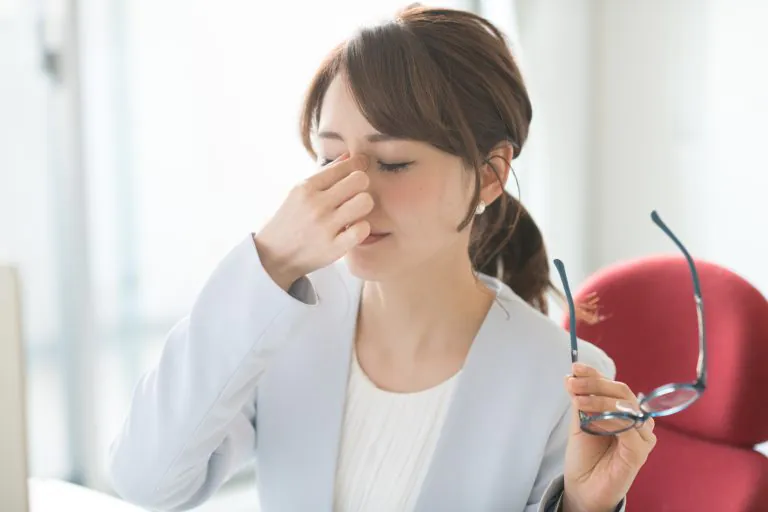 眼精疲労イメージ